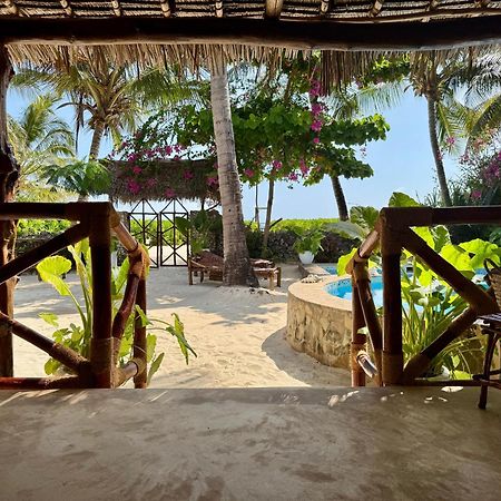 Villa Kipara - Private Beach & Pool Pwani Mchangani Exterior photo