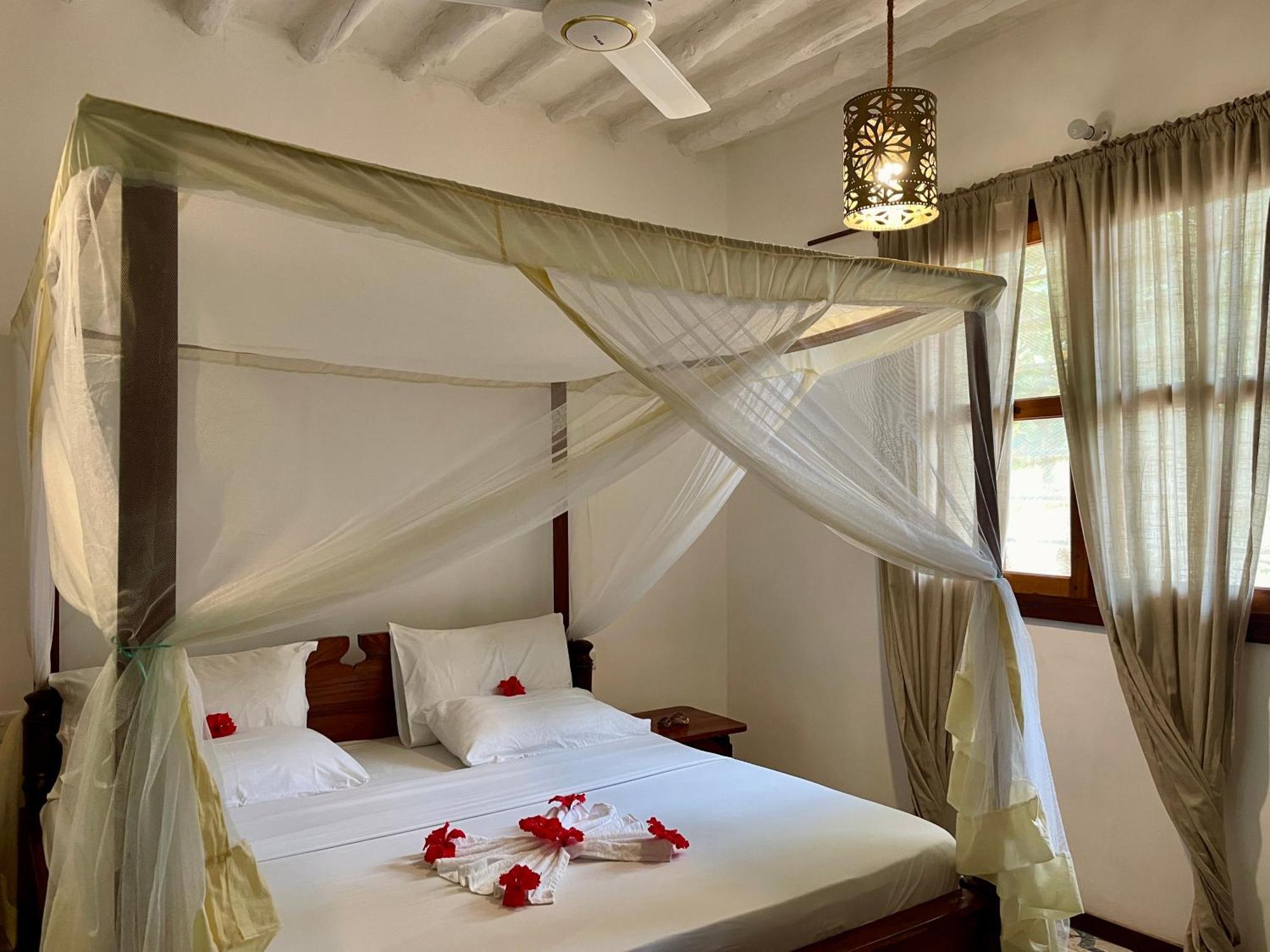 Villa Kipara - Private Beach & Pool Pwani Mchangani Exterior photo