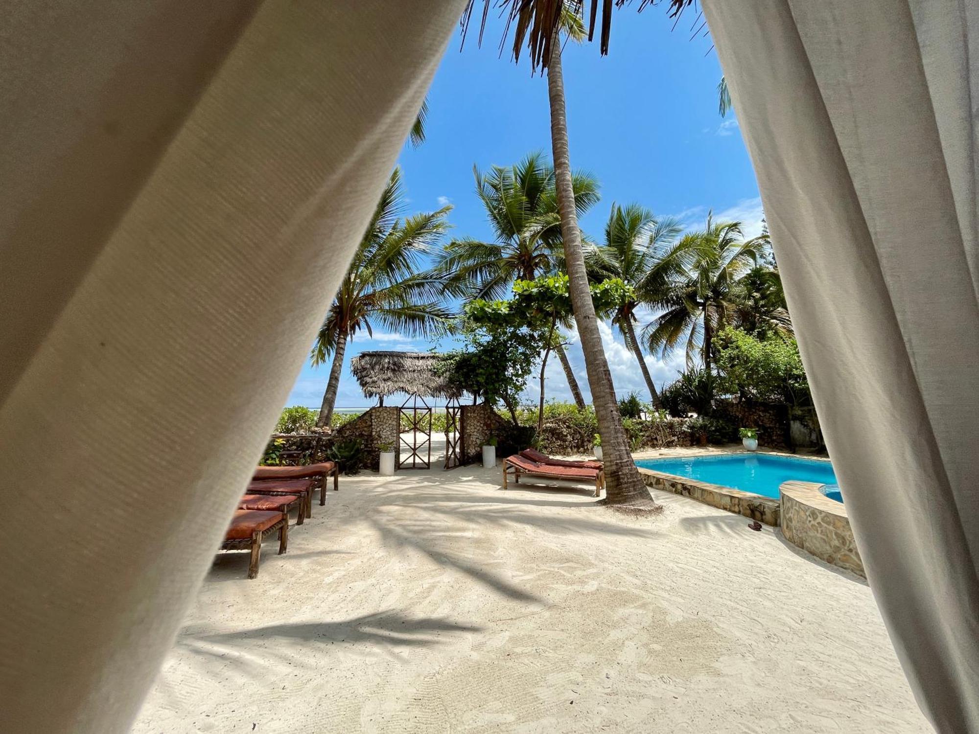 Villa Kipara - Private Beach & Pool Pwani Mchangani Exterior photo