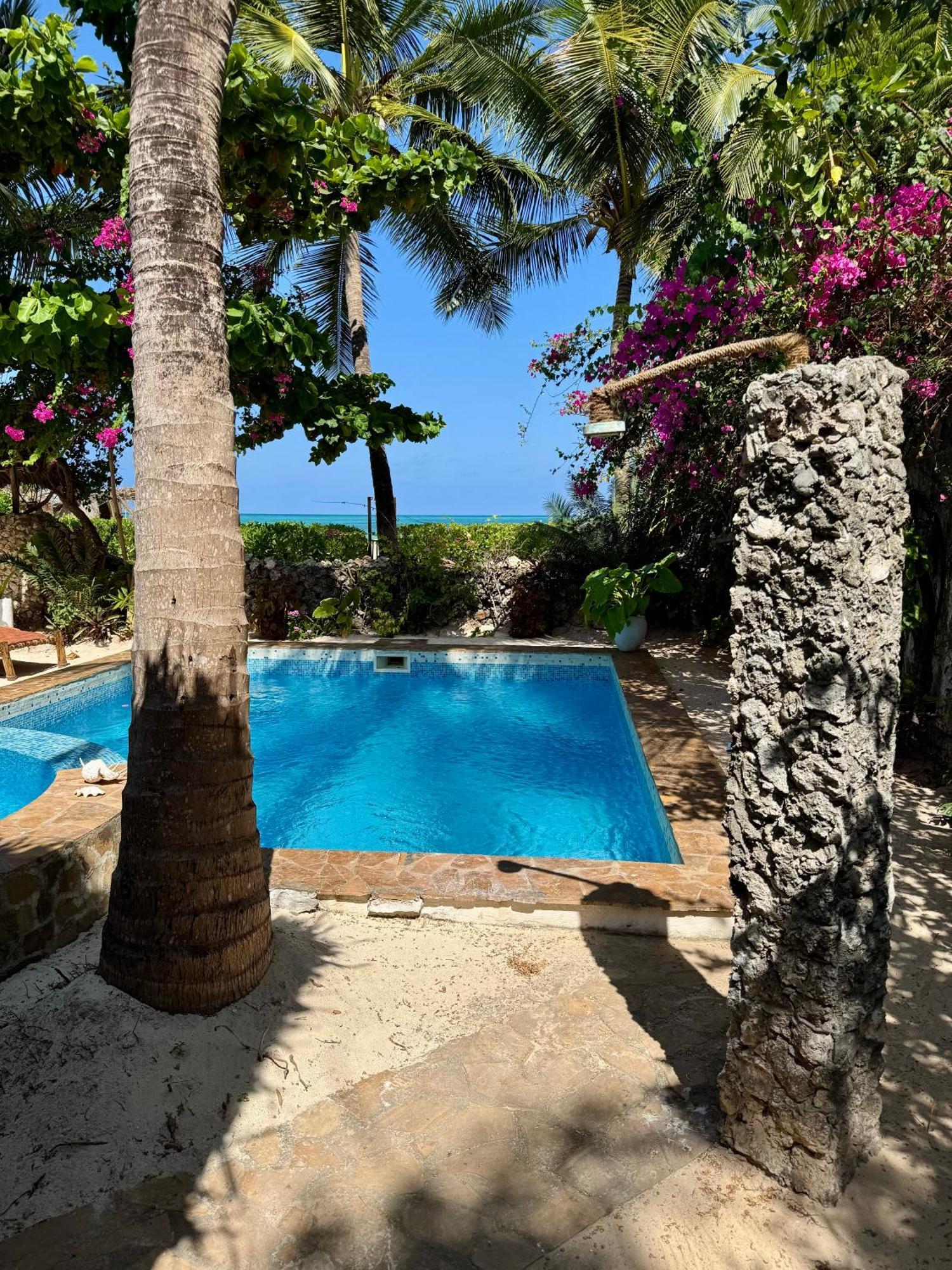Villa Kipara - Private Beach & Pool Pwani Mchangani Exterior photo