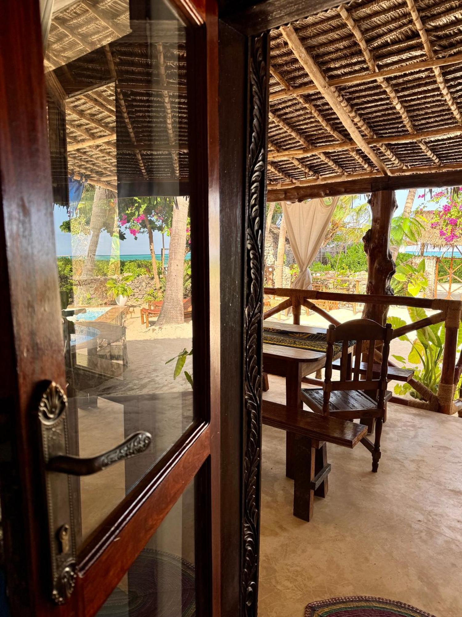 Villa Kipara - Private Beach & Pool Pwani Mchangani Exterior photo