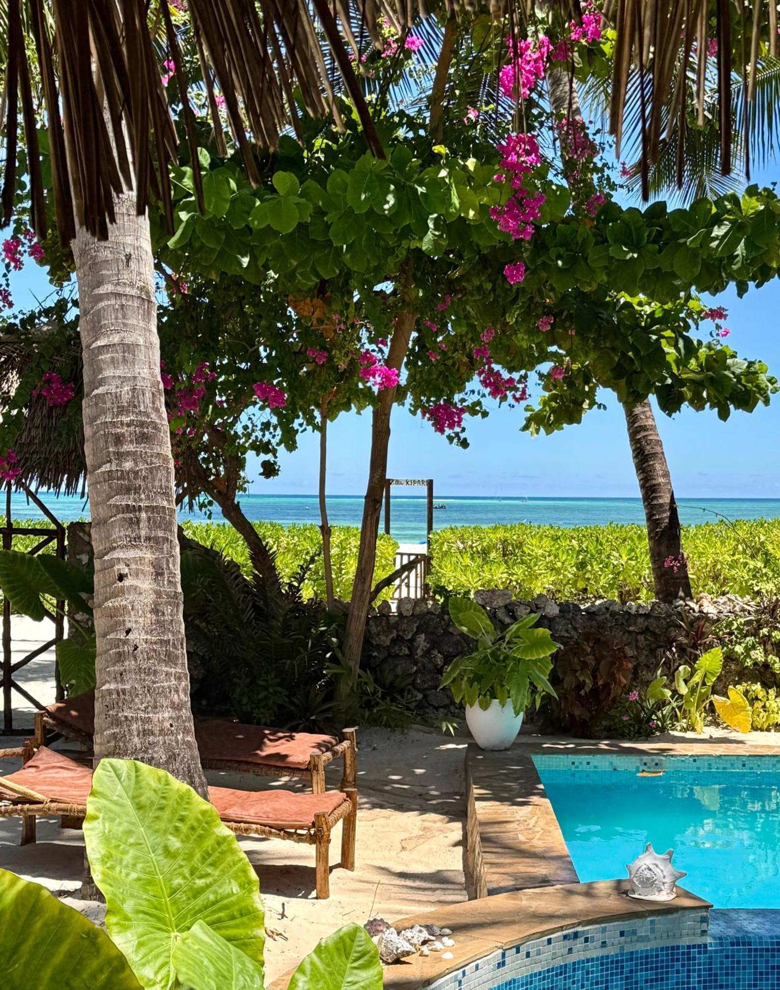 Villa Kipara - Private Beach & Pool Pwani Mchangani Exterior photo