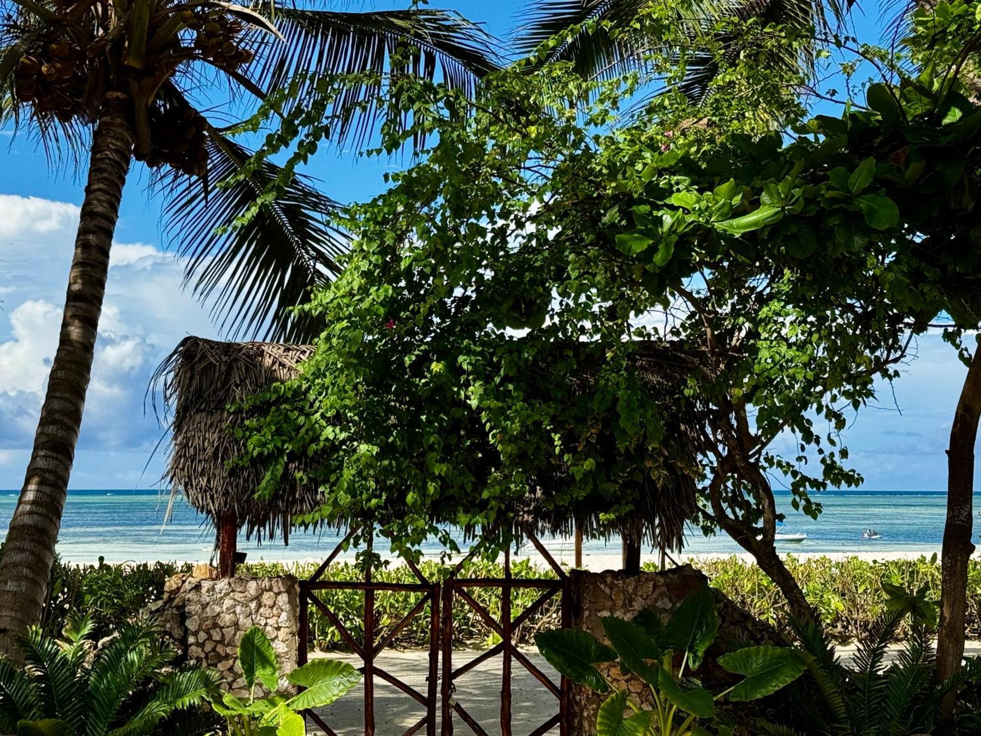Villa Kipara - Private Beach & Pool Pwani Mchangani Exterior photo